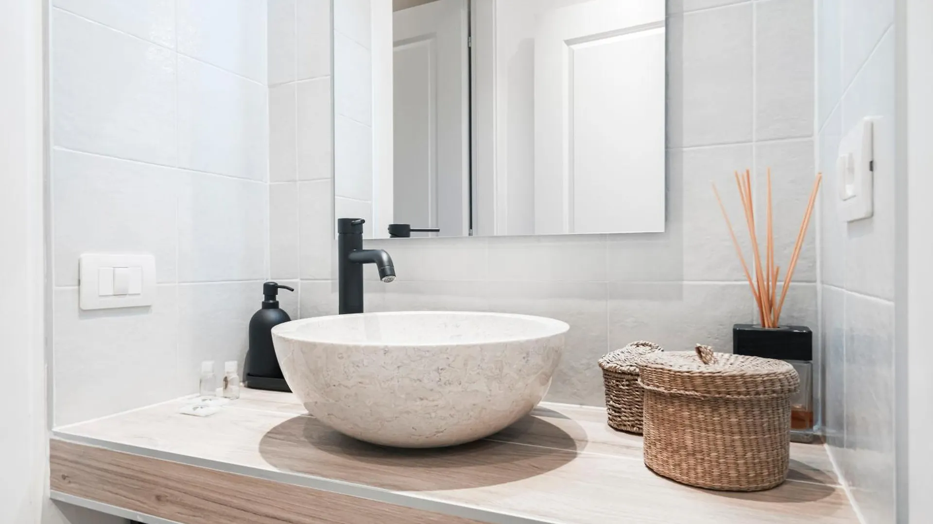 Easylife - Luminosa E Comoda Residenza Con Balcone Μιλάνο Διαμέρισμα